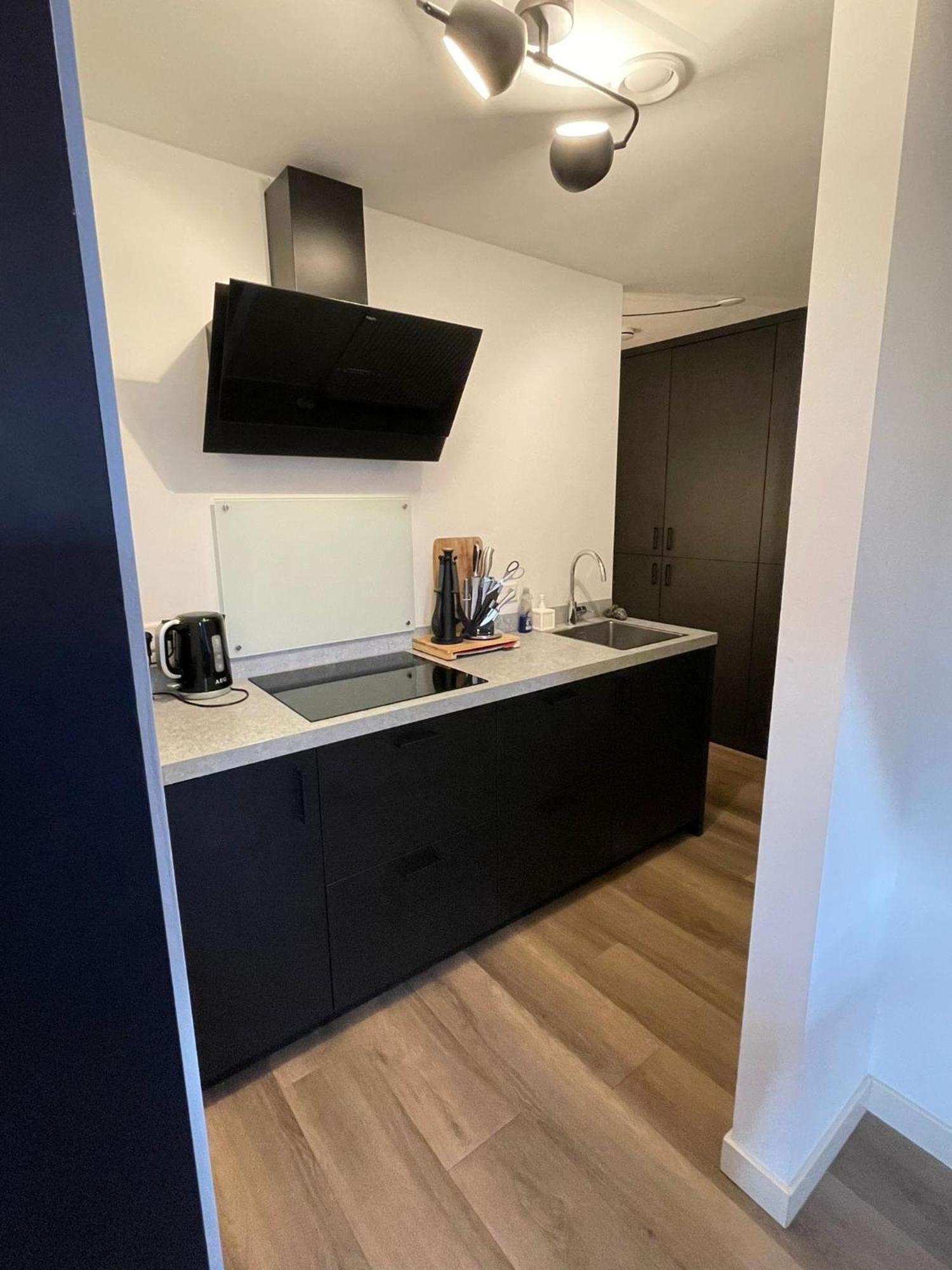 In De Witte Dame Hotel Bar Kitchen Apartments Grubbenvorst Exterior foto